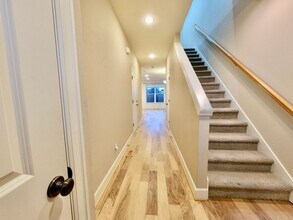 6658 SW 23rd Pl in Portland, OR - Building Photo - Building Photo