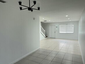 2404 Seaside Dr in Greenacres, FL - Building Photo - Building Photo