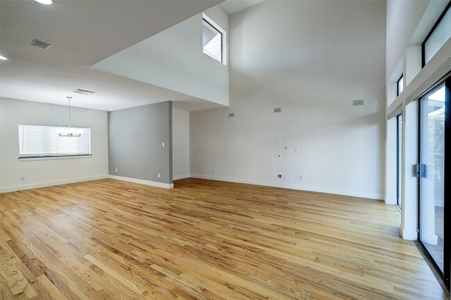 property at 2202 Bastrop St