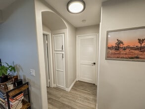 5252 Balboa Arms Dr, Unit 177 in San Diego, CA - Building Photo - Building Photo