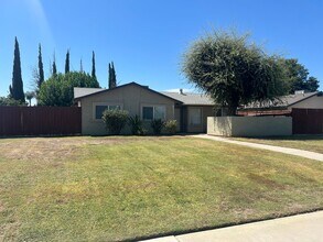 6731 Wilson Rd in Bakersfield, CA - Building Photo - Building Photo