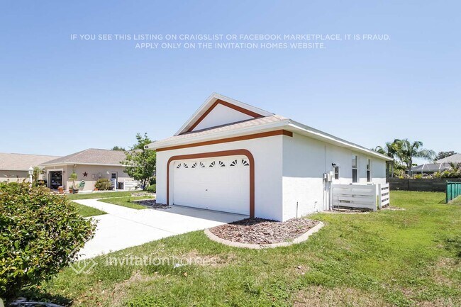 9106 69th Ave E in Palmetto, FL - Foto de edificio - Building Photo