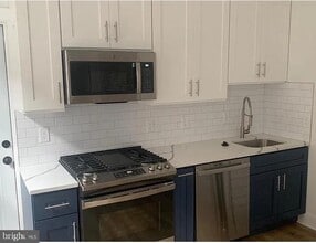 2124 E Somerset St in Philadelphia, PA - Building Photo - Building Photo