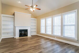 8537 Battery Crest Ln in Wake Forest, NC - Foto de edificio - Building Photo