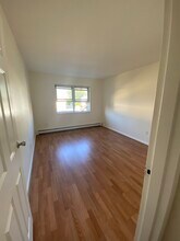 210 Bergenline Ave, Unit Apt 15 in Union City, NJ - Building Photo - Building Photo