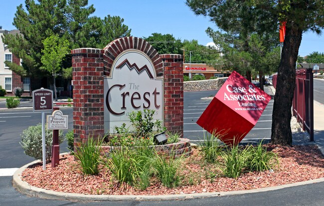 The Crest in El Paso, TX - Foto de edificio - Building Photo
