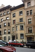 320 W 75th St in New York, NY - Building Photo