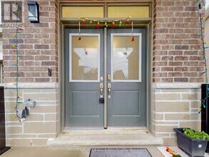 13 Thelma Dr in Whitby, ON - Building Photo - Building Photo