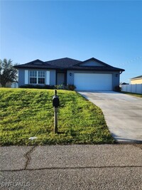 1726 NW 15th St in Cape Coral, FL - Foto de edificio - Building Photo