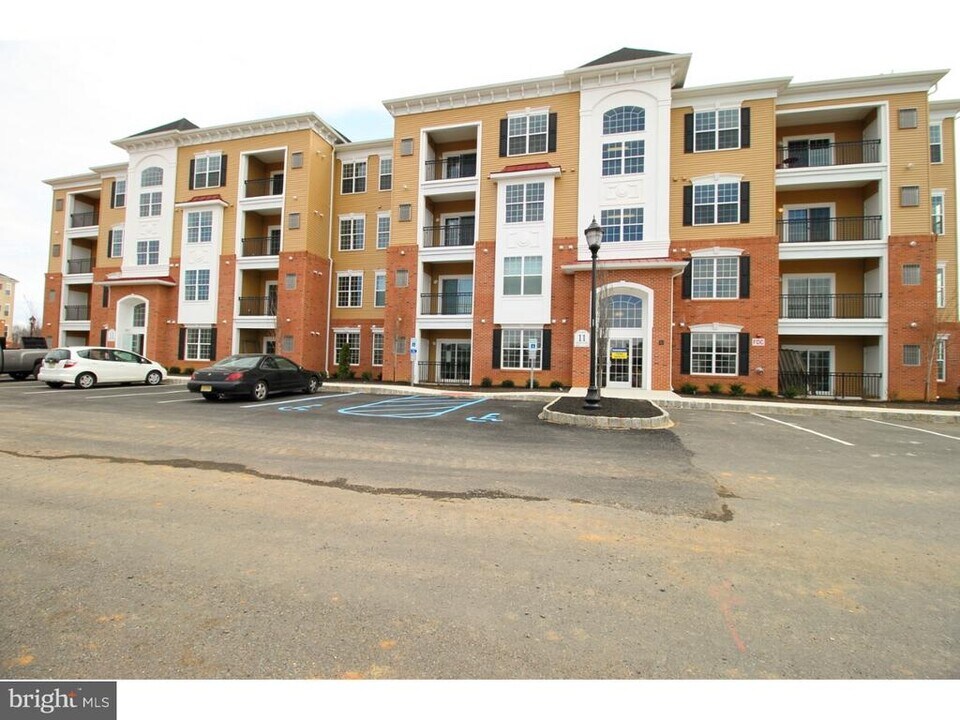 1137 Halifax Pl in Trenton, NJ - Building Photo