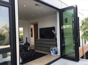 2538 Tilden Ave in Los Angeles, CA - Building Photo - Building Photo