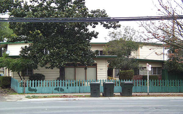 3094 Freeport Blvd in Sacramento, CA - Foto de edificio - Building Photo