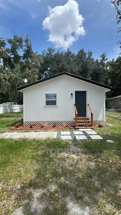 145 Strain Blvd in Lakeland, FL - Building Photo