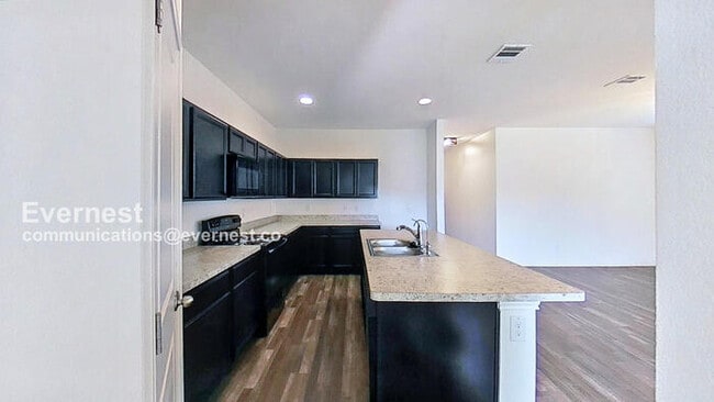 400 Seneca Loop in Kyle, TX - Building Photo - Building Photo