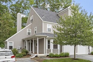 5 Maple Ridge Dr in Burlington, MA - Building Photo