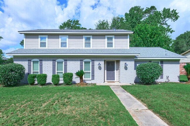 property at 725 River Plantation Dr