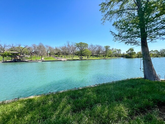 2093 Kuehler Ave in New Braunfels, TX - Building Photo - Building Photo