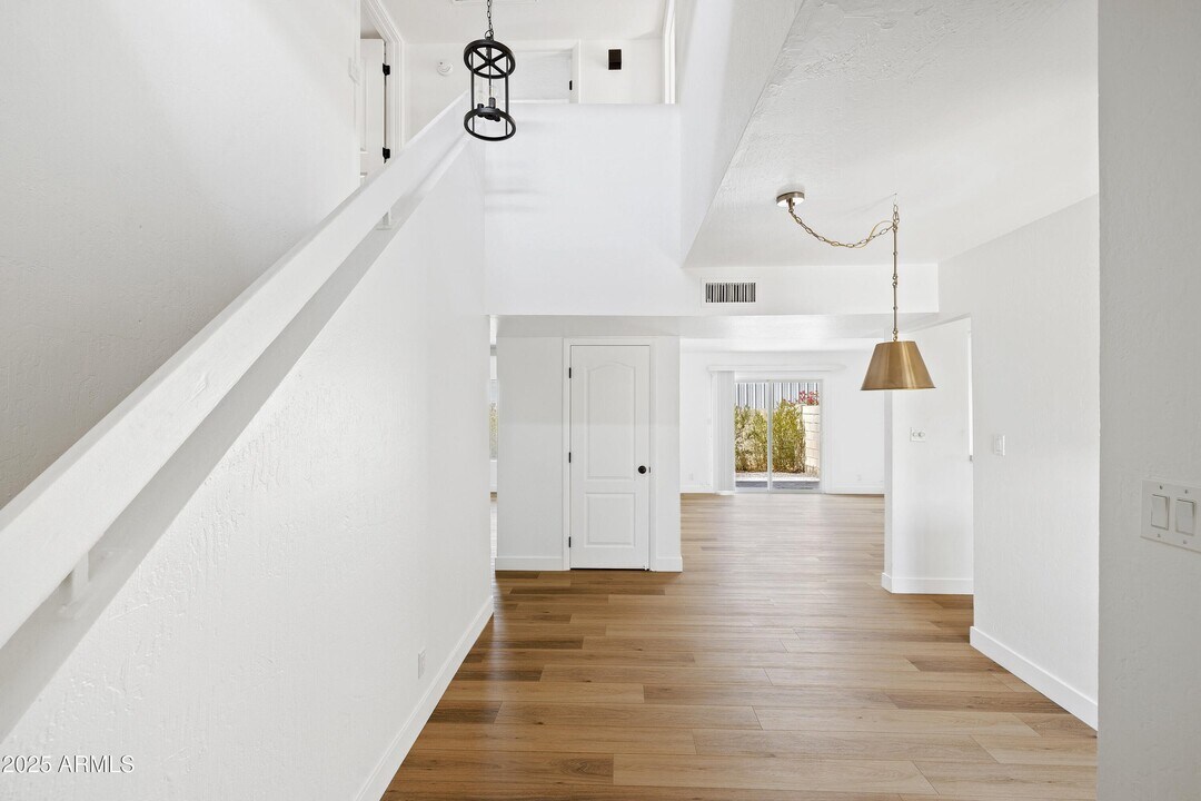 2014 N 51st Way in Phoenix, AZ - Building Photo