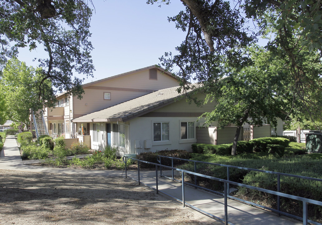 Woodcreek Terrace in Roseville, CA - Building Photo