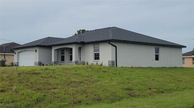 3756 NE 13th Pl in Cape Coral, FL - Building Photo - Building Photo