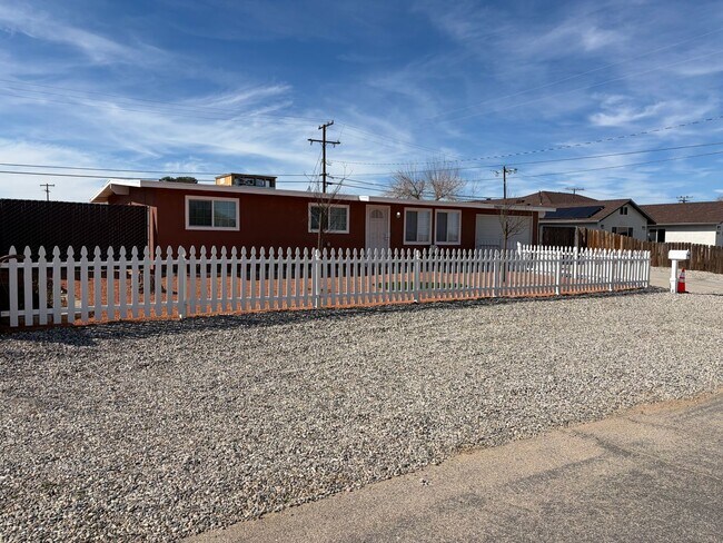 20437 81st St in California City, CA - Building Photo - Building Photo