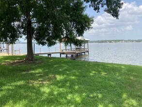 554 Harbor Dr in Onalaska, TX - Building Photo - Building Photo