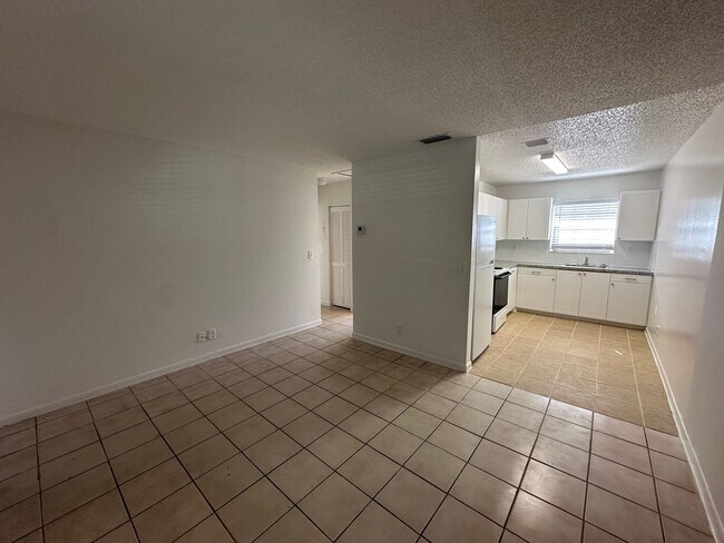 3571 Riverside Dr in Coral Springs, FL - Building Photo - Building Photo