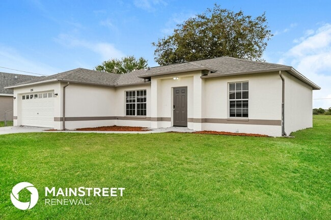 2216 NW 5th St in Cape Coral, FL - Foto de edificio - Building Photo