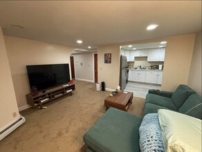 280 Brookline St, Unit B in Cambridge, MA - Building Photo - Building Photo