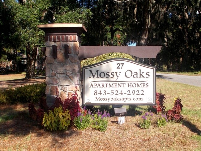 Mossy Oaks Village in Beaufort, SC - Foto de edificio - Building Photo