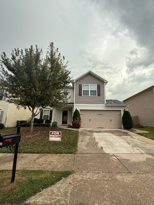 2709 Manthorp Terrace in Raleigh, NC - Building Photo