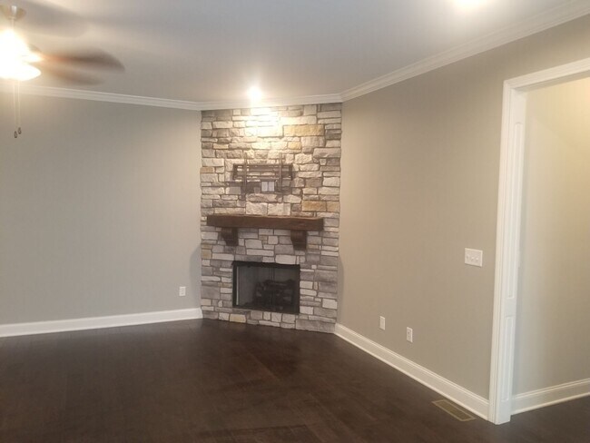 376 Cumberland Ridge Ct in Bowling Green, KY - Building Photo - Building Photo