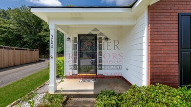 5702 Stoneridge Dr in Columbus, GA - Building Photo - Building Photo