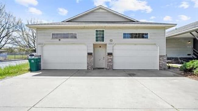 property at 1501 N Regal St