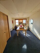 214 E College Ave-Unit -9aa190f1-f6a6-11ee-8ab6-12de4bf481cd in Appleton, WI - Foto de edificio - Building Photo