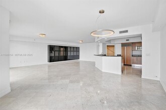 3301 NE 183rd St in Aventura, FL - Building Photo - Building Photo