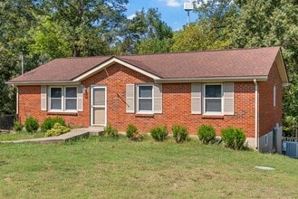 809 Pollard Rd in Clarksville, TN - Building Photo - Building Photo