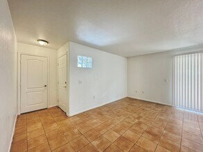 3145 E Flamingo Rd in Las Vegas, NV - Building Photo - Building Photo