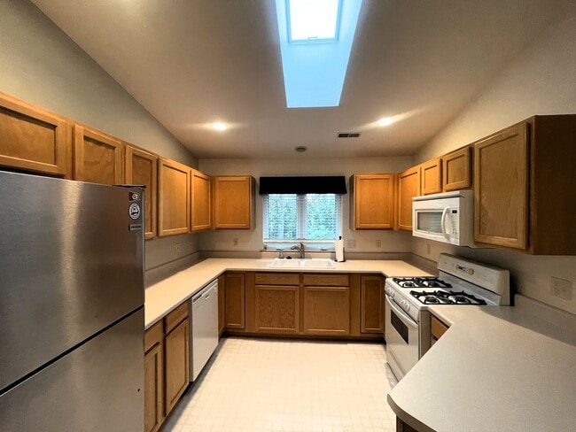 91 Potawatomi Rd in Williams Bay, WI - Building Photo - Building Photo