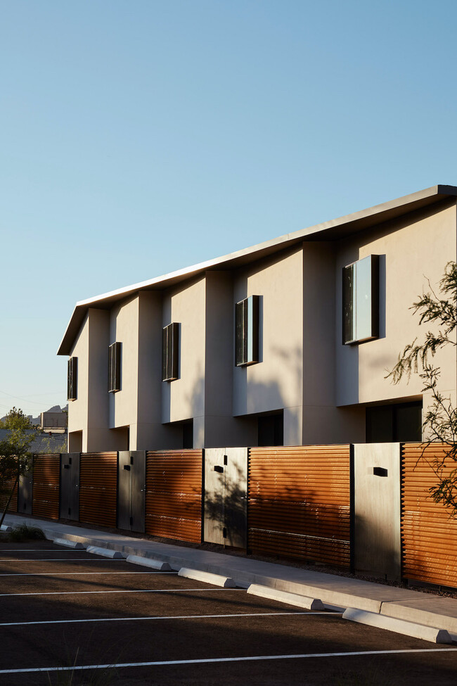 The Hollyhock in Phoenix, AZ - Foto de edificio - Building Photo