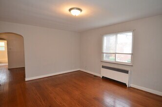 6320 Kennedy Ave, Unit 2 in Cincinnati, OH - Building Photo - Building Photo