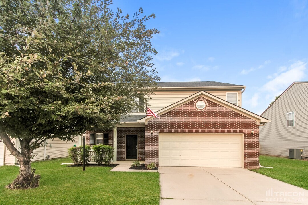 3245 Lakestream Dr Photo