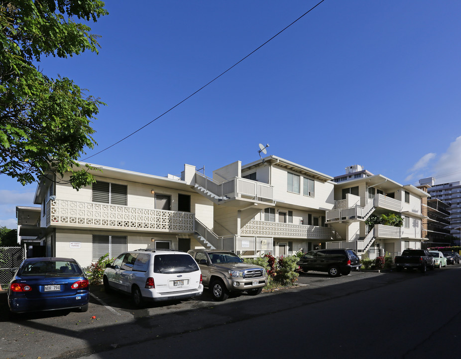 810 Kaaloa St in Honolulu, HI - Building Photo