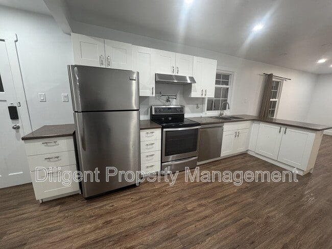 property at 736 Stormont St