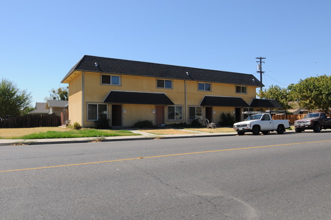 2538 Park St in Ceres, CA - Building Photo - Building Photo