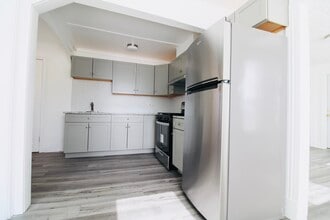 61 N Leonard St, Unit 2 in Waterbury, CT - Building Photo - Building Photo