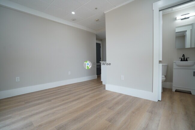 142 Dorchester St in Boston, MA - Building Photo - Building Photo