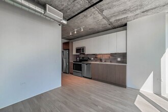 2088 S Wabash Ave, Unit 0602 in Chicago, IL - Building Photo - Building Photo