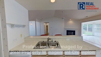 303 Putnam Dr in Wilmington, NC - Building Photo - Building Photo