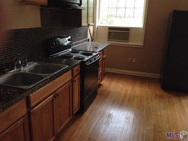 659 W Main St, Unit 1